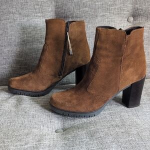 Brown Suede Ankle Boots Italian made Brand New Size 39 Or 8.5-9 US